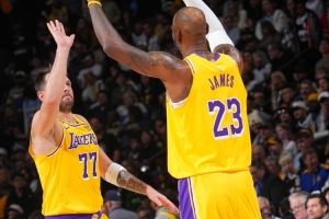 含金量十足！湖人六连胜：连赢三个首轮潜在对手+尼克斯