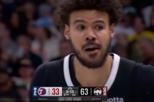 这边也花了！贾马尔·穆雷助攻卡梅隆·约翰逊三分 掘金领先30分