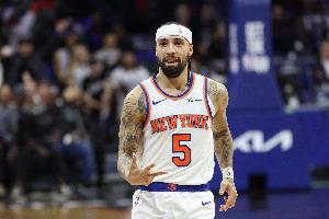 老六很稳！阿尔瓦拉多三分7中4砍下16分10助2断 仅有1失误