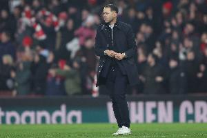 惨败出局！切尔西球员都留下来谢场，但主帅罗塞尼尔直接离开