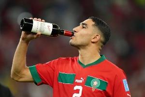 今日趣图：期待了一晚英超大逆转，结果最大逆转是改判摩洛哥夺冠