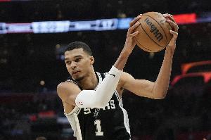 遍地开花！马刺13人出战均有得分入账 7人得分上双