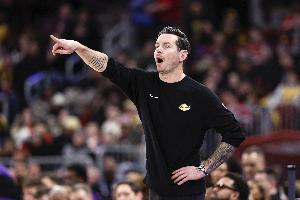 魔术师：湖人防守端取得了显著的进步 雷迪克的工作做得很出色