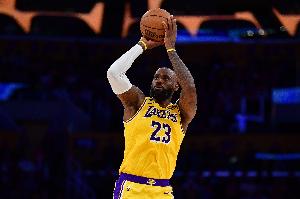 湖媒：詹姆斯在休赛期绝不可能离开这支湖人的 哈哈