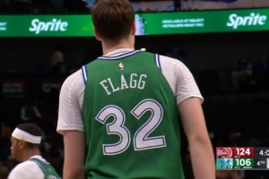 被帽到了吗？弗拉格弧顶三分短到离谱 三不沾直接24秒违例