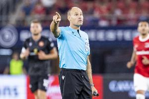 拉奥斯：特里皮尔的犯规为教科书式红牌动作，巴萨遭受了严重损害