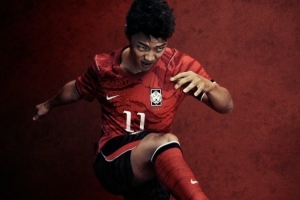 韩国队2026世界杯主客场球衣：融入韩国山景和虎皮纹理