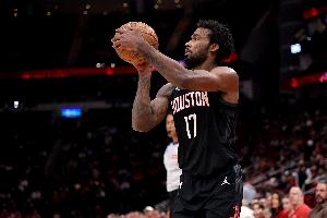 伊森三月份三分28投1中&跳投合计42投3中 近两周无三分命中