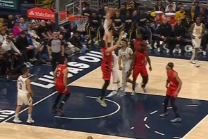 先声夺人！麦康纳击地妙传 祖巴茨跟进双手隔扣克林根2+1！