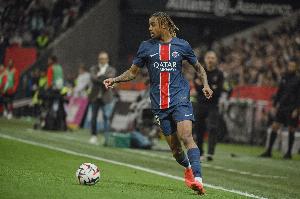 巴黎官方：巴尔科拉右脚踝严重扭伤，可能无法出战欧冠1/4决赛