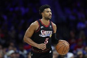 核心表现！格莱姆斯上半场14中8砍20分3篮板4助攻带队领先