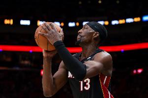 今天状态很好！阿德巴约半场8中4砍15分 三分3中2&罚球6中5