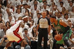 皮尔斯：就算詹姆斯今明两年再夺两冠 你仍然不能说他超越了乔丹