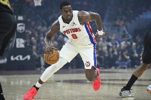 CC缺阵照样吃饼！杜伦三节打卡 15中9&8罚6中砍下24分11板2断