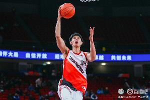 媒体人：广东难道就堵庞峥麟突破放三分吗？过度协防有点太胆大