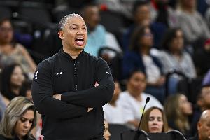 惨遭压制！快船近20次面对鹈鹕输了14场 近11次客战鹈鹕输了9场