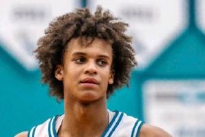 这长相绝对是亲生的~隆多儿子13岁征战高中联赛贡献25分7助