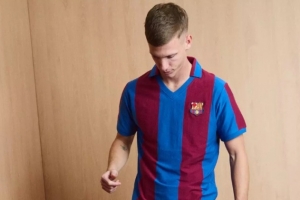 每体：西甲第31轮各队将穿复古球衣，耐克产能不足巴萨球衣还得等