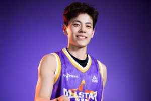 三分大赛预赛：杨舒予发挥稳定拿下17分 并列第一晋级明晚的决赛