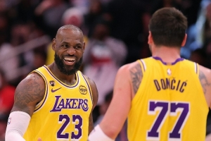 马健：湖人死里逃生 本场体现了他们在绝境下的战术执行&抗压能力