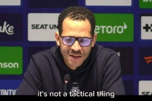 罗塞尼尔：丢球不是战术问题，球队最近经常注意力不集中