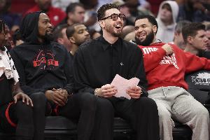 巴爷：范弗里特回来才能真正检验火箭的实力 但到时杜兰特都38了