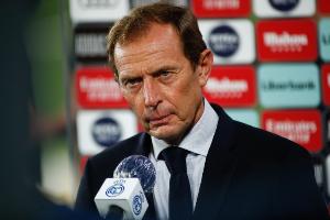 布特拉格诺：巴尔韦德的红牌让所有人惊讶，回放多少遍也不是红牌