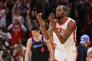 火箭破解包夹杜兰特新诀窍：不勉强喂球&申门谢进攻保持侵略性