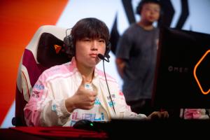 实至名归！Bin成为LPL首位国际赛事上单FMVP