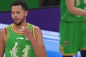 真不行！辽宁外援哈维替补9中1仅拿7分 2次犯规