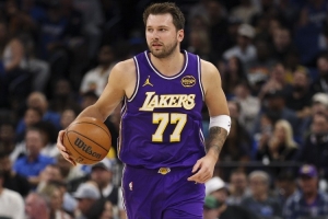 东契奇用60场得到至少2000分500助 历史第二快&仅次于24年的自己