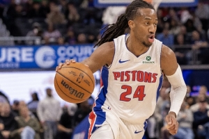 相当不错！詹金斯本赛季11场首发场均贡献15分7助攻