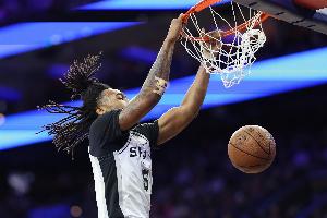 卡斯尔谈季后赛前景：我认为我们具备所有条件能走得更远