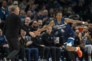 海兰德：芬奇欣赏我的打法 他让我打得有侵略性做自己就好