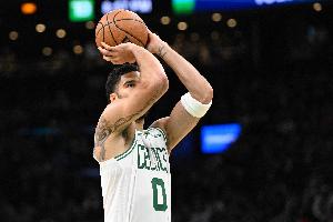 怀特：塔图姆已做得很好了 这是循序渐进的过程继续信任他