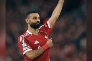 来自传奇队长的肯定！杰拉德社媒晒萨拉赫照片，向后者致敬