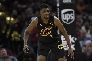 也是分到饼了！拖布替补4中4高效拿下9分6板1助2断 各种暴扣