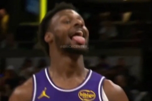 嘿嘿！布朗尼空切单臂劈扣然后吐舌嘲讽 有点可爱是怎么回事？