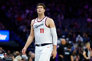 老当益壮！大洛半场出战14分钟 6中4&三分4中2拿到11分2板2帽