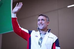 巴蒂斯图塔：马拉多纳是一个伟大的人，却像狗一样凄凉地死去