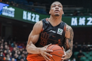 鲁媒：斯蒂尔即战力超过琼斯 约翰逊渐入佳境&正在成为球队的大腿