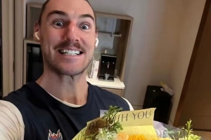 今晚能打！媒体人：山东外援斯蒂尔已完成注册公示 符合参赛条件