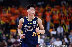 解说：崔永熙恢复了 攻守能力慢慢体现 国家队锋线又多了一位好手