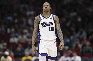 36岁232天！德罗赞成单场30+10助攻且0失误历史最老的球员