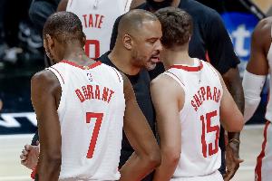 弗莱：火箭化学反应有严重问题 球员只想着数据 拿不到球就不防了