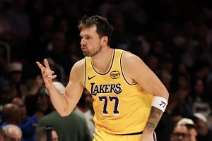 炸裂！东契奇最近5场场均41.8分6.6板5.4助3.2断 投篮命中率49.3%