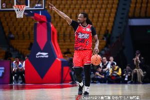 外线有谱！首节广州三分10投6中 命中率高达60%