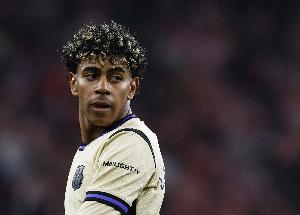 亚马尔回忆童年：家里很穷但为街区感到自豪 小时候玩宝可梦卡牌