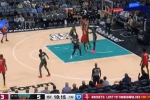 摧枯拉朽！申京中路突击 腾空而起力压GG·杰克逊暴力隔扣