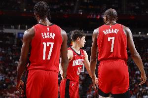 杜兰特：我们有时候的进攻会想得太复杂 意图很好但执行力不足